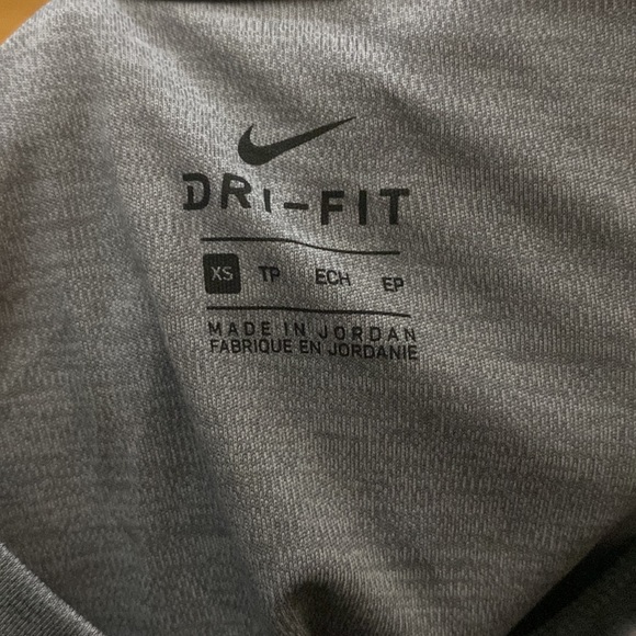 Light Gray Nike Running Shirt. Size XS. - Picture 3 of 3